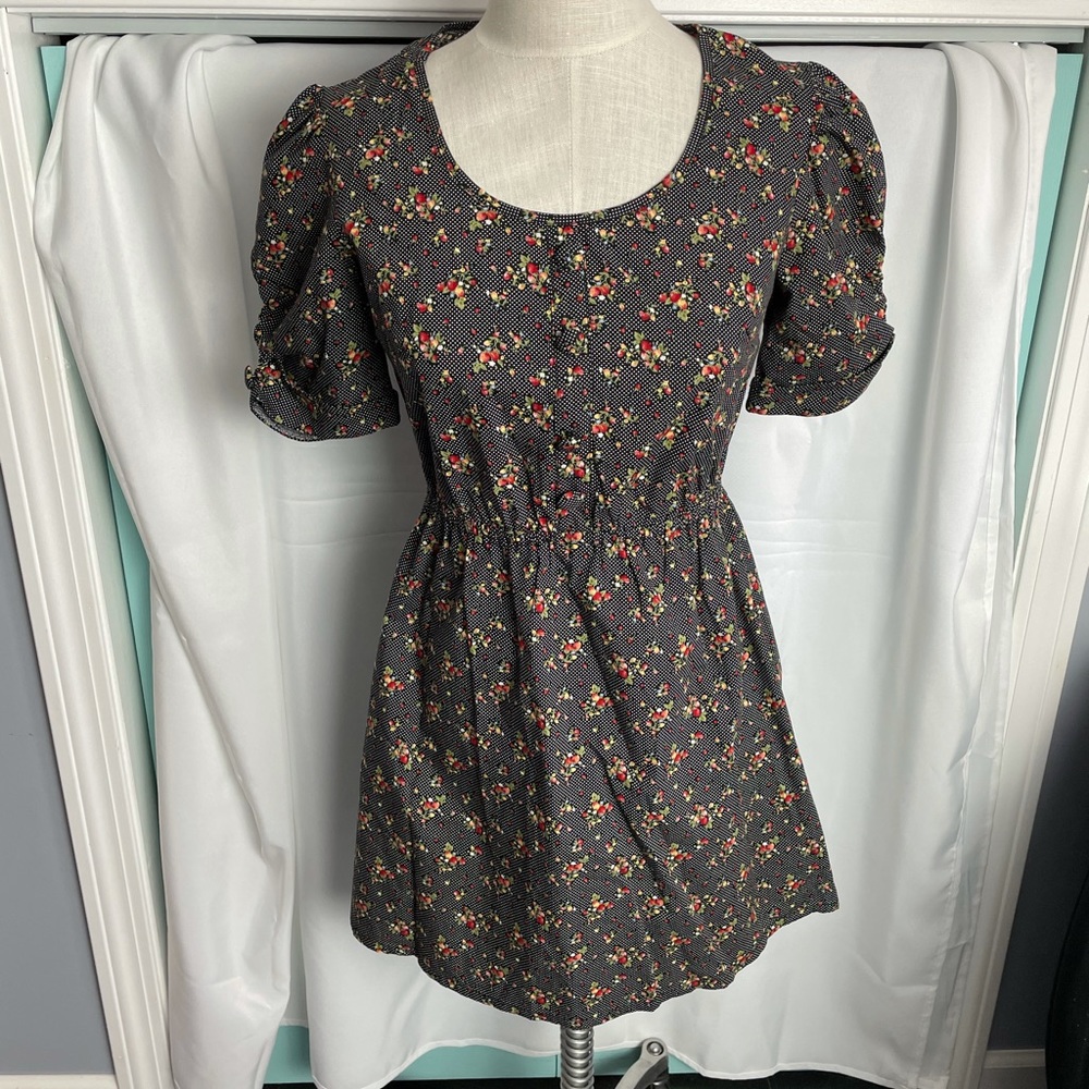 Chuti Puffed sleeve dress fits size Xs-S